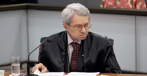 O relator do processo, conselheiro José Alves Viana (Foto: Karina Camargos Coutinho)